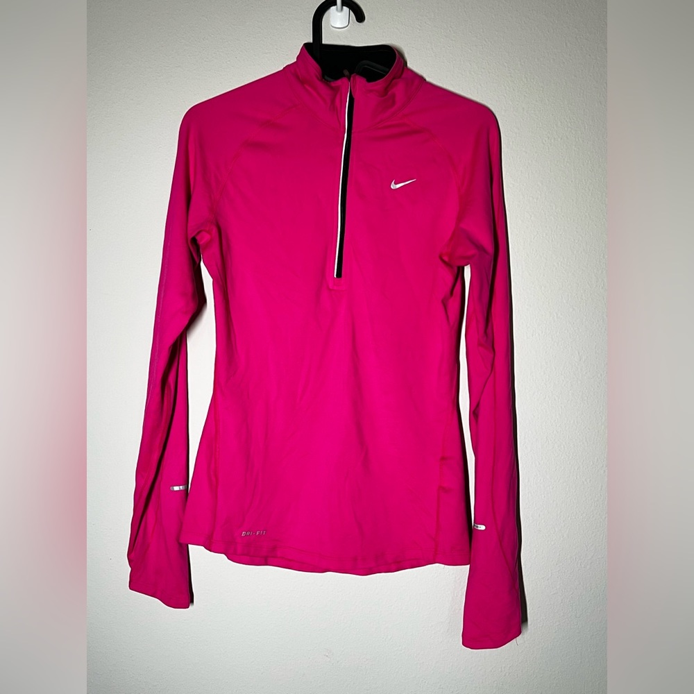 Nike women’s half zip Dri-fit Golf , tennis , running size XS Yoga Gym wear